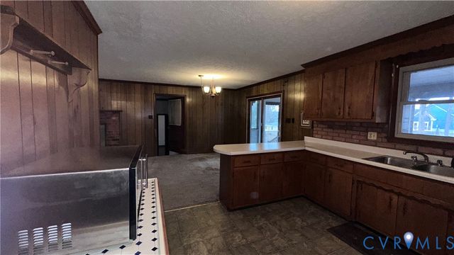 4906 McAllister Dr, Chester, VA 23831