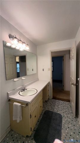 4906 McAllister Dr, Chester, VA 23831