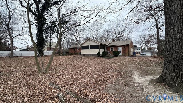 4906 McAllister Dr, Chester, VA 23831