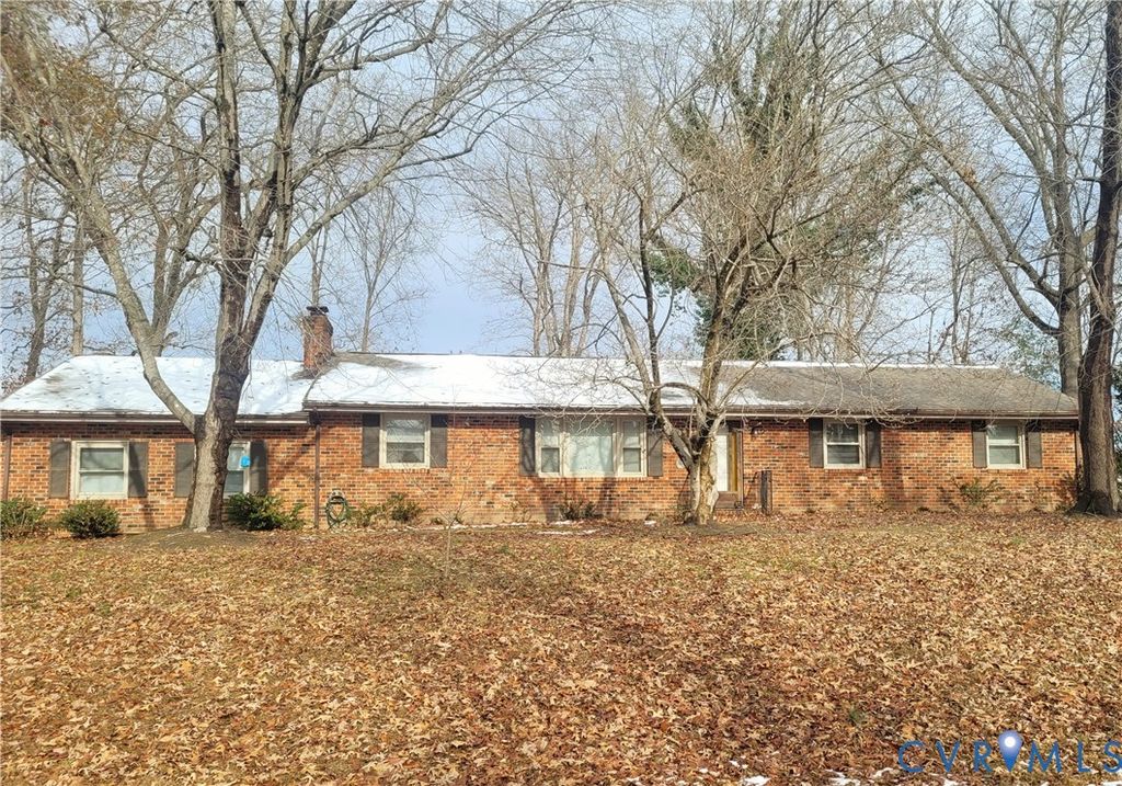 4906 McAllister Dr, Chester, VA 23831