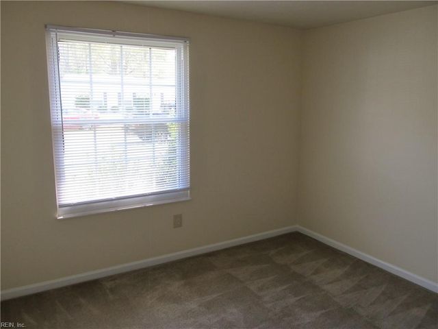 507 Ashwood DR, Newport News, VA 23602