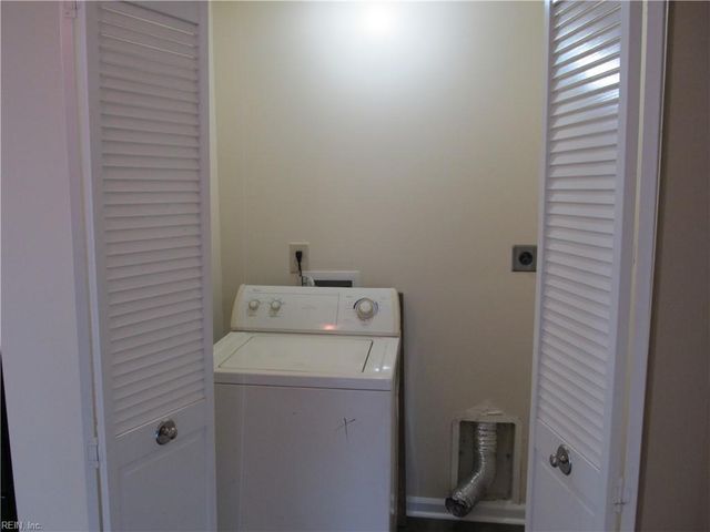 507 Ashwood DR, Newport News, VA 23602