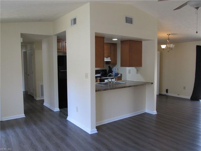 507 Ashwood DR, Newport News, VA 23602