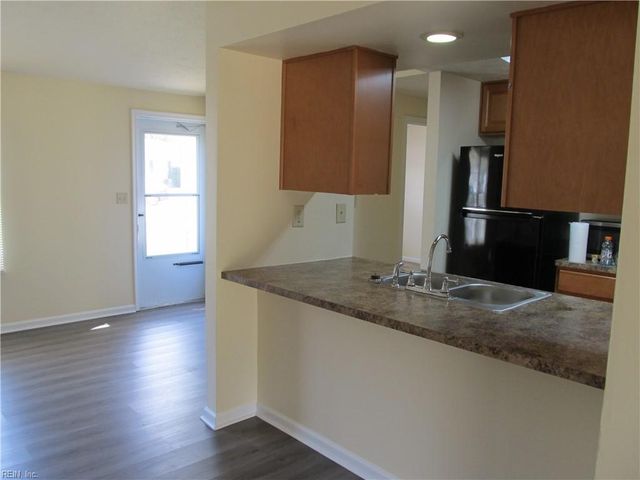 507 Ashwood DR, Newport News, VA 23602