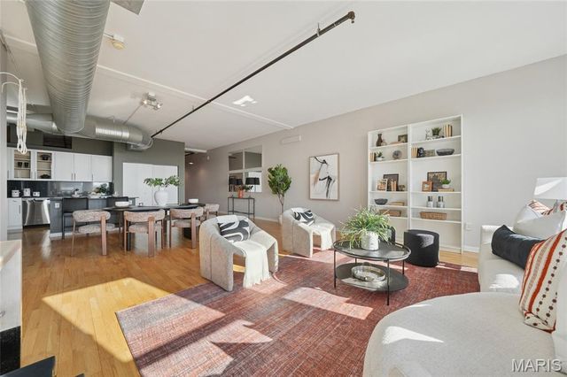 1501 Locust Street 1008, St Louis, MO 63103