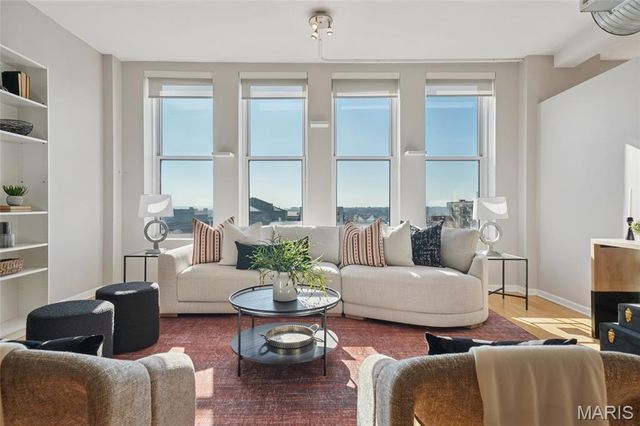 1501 Locust Street 1008, St Louis, MO 63103