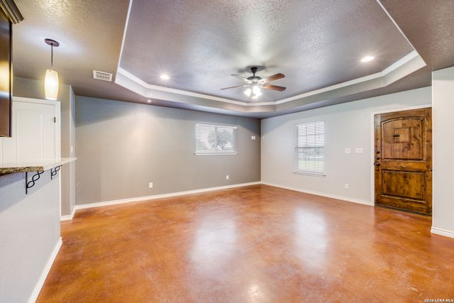 429 Quail Hollow Dr, Adkins, TX 78101