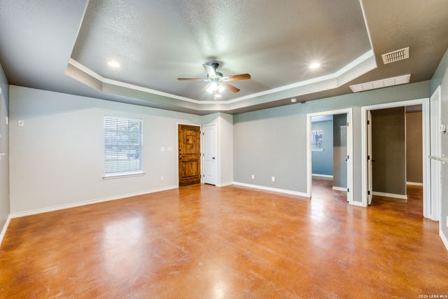 429 Quail Hollow Dr, Adkins, TX 78101