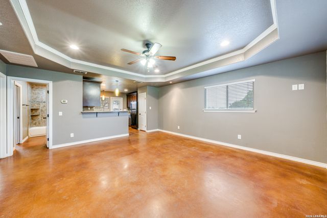 429 Quail Hollow Dr, Adkins, TX 78101