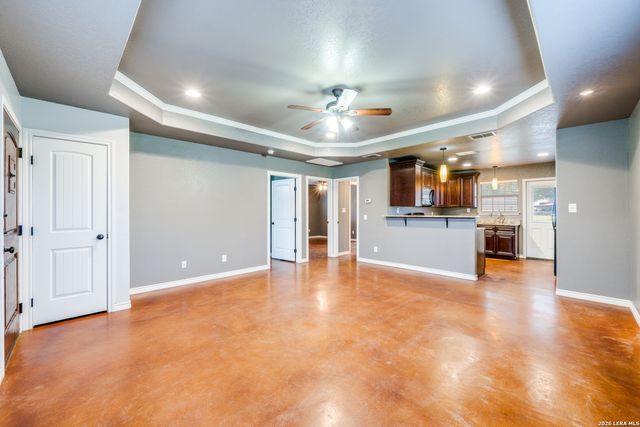 429 Quail Hollow Dr, Adkins, TX 78101