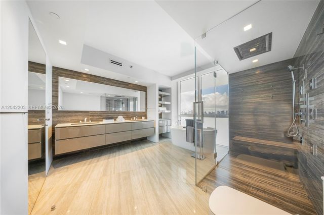 450 Alton Road 3301, Miami Beach, FL 33139