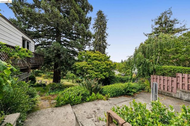 1120 Warfield Ave, Piedmont, CA 94610