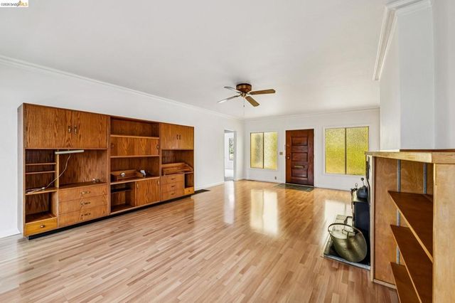 1120 Warfield Ave, Piedmont, CA 94610