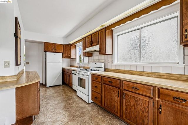 1120 Warfield Ave, Piedmont, CA 94610