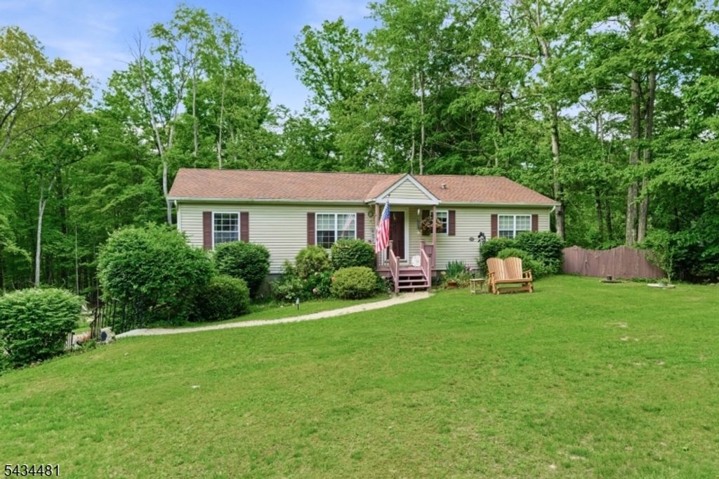 11 Fox Run, Montague Twp., NJ 07827