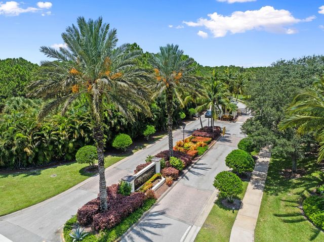 213 SW Deleon Springs Drive, Port St Lucie, FL 34986