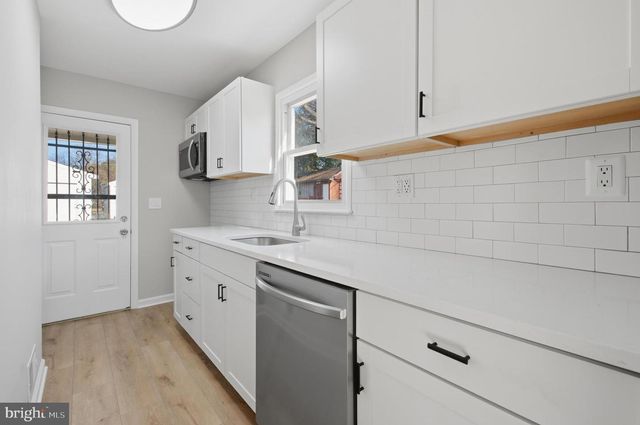 188 HOLDEN DR, Manassas Park, VA 20111