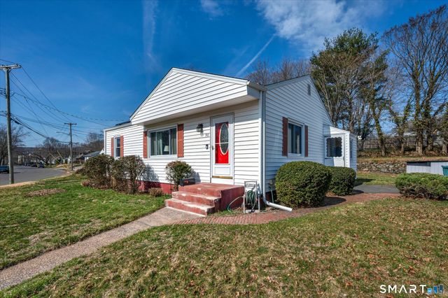 90 West Side Drive, Hamden, CT 06514