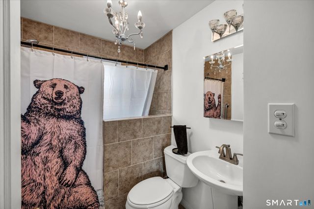 90 West Side Drive, Hamden, CT 06514