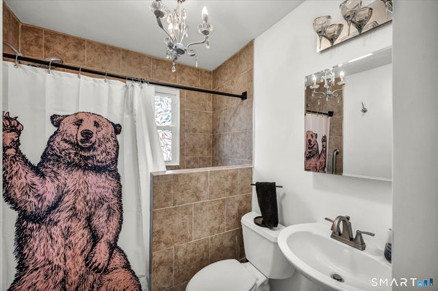 90 West Side Drive, Hamden, CT 06514