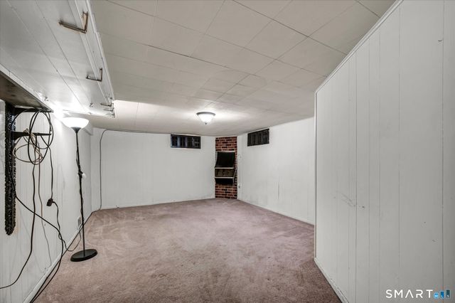 90 West Side Drive, Hamden, CT 06514