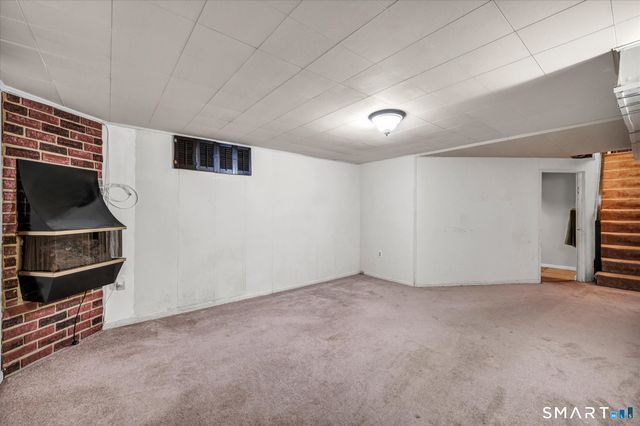 90 West Side Drive, Hamden, CT 06514