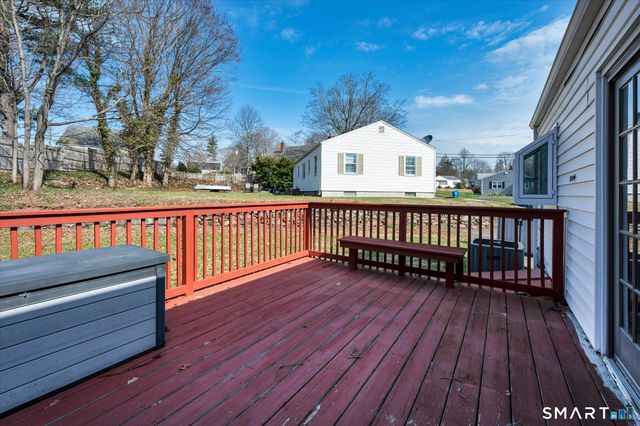 90 West Side Drive, Hamden, CT 06514