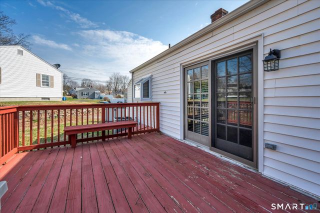 90 West Side Drive, Hamden, CT 06514