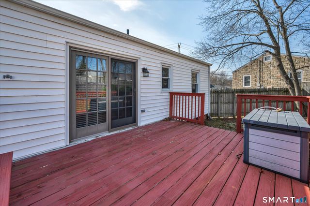 90 West Side Drive, Hamden, CT 06514