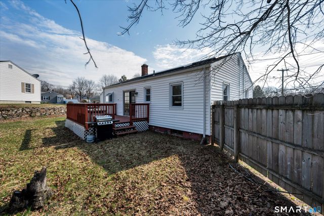 90 West Side Drive, Hamden, CT 06514