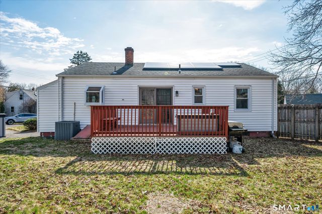 90 West Side Drive, Hamden, CT 06514