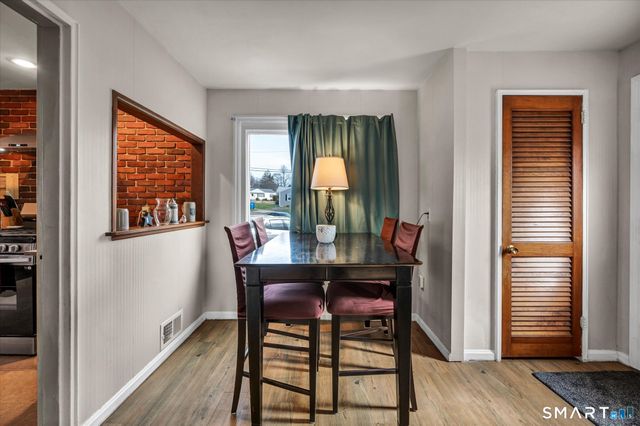 90 West Side Drive, Hamden, CT 06514