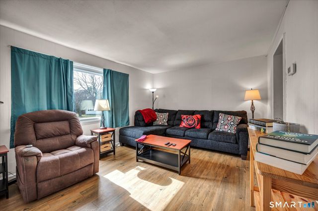 90 West Side Drive, Hamden, CT 06514