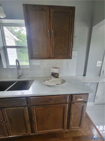 107 S 5th Ave, Hopewell, VA 23860