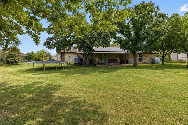 119 Dennis Street, Jacksboro, TX 76458