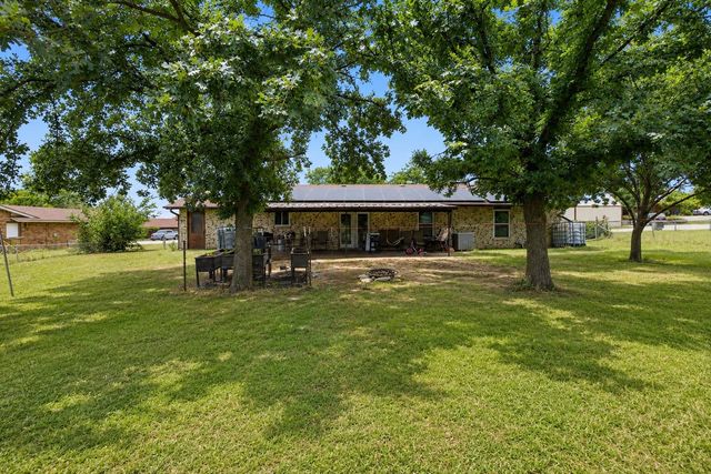 119 Dennis Street, Jacksboro, TX 76458