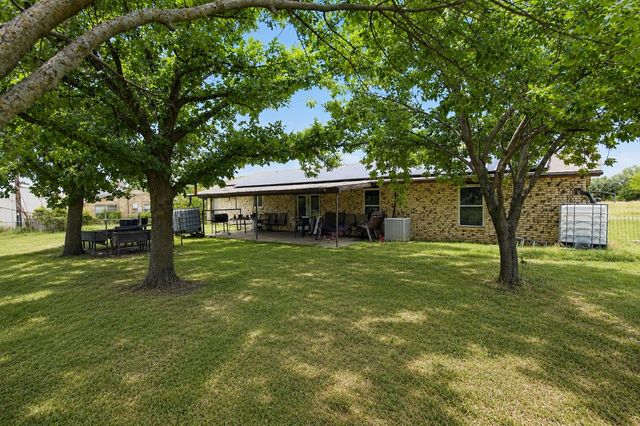 119 Dennis Street, Jacksboro, TX 76458