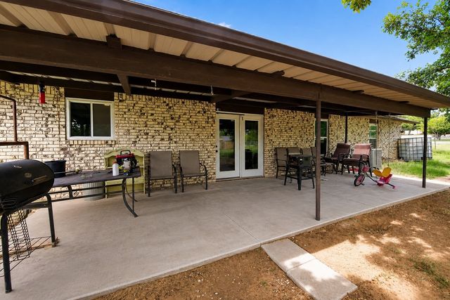 119 Dennis Street, Jacksboro, TX 76458