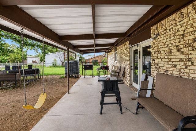 119 Dennis Street, Jacksboro, TX 76458