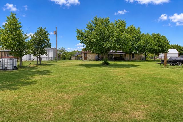 119 Dennis Street, Jacksboro, TX 76458