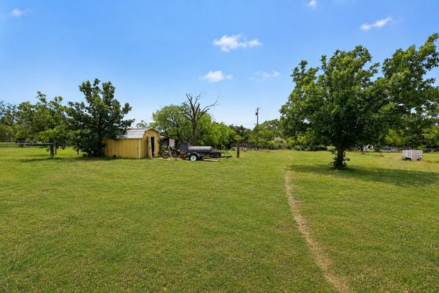 119 Dennis Street, Jacksboro, TX 76458