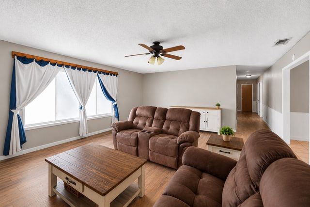 119 Dennis Street, Jacksboro, TX 76458