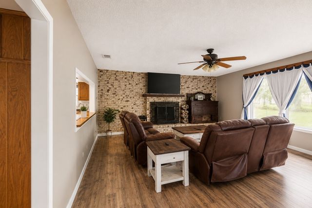 119 Dennis Street, Jacksboro, TX 76458