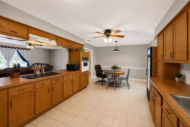 119 Dennis Street, Jacksboro, TX 76458