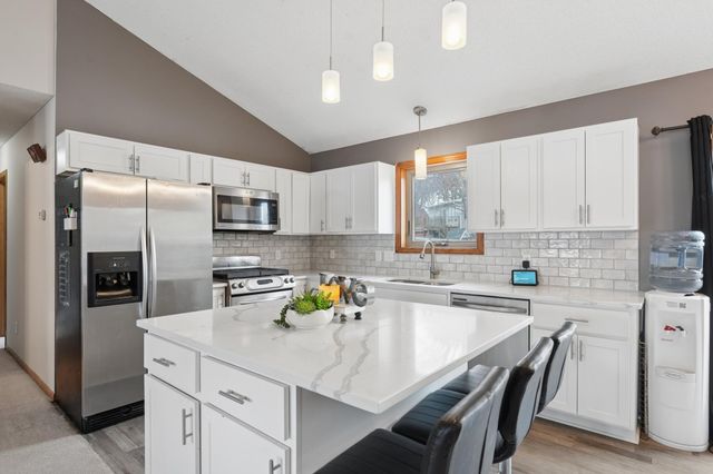 10780 Sailor Way, Woodbury, MN 55129