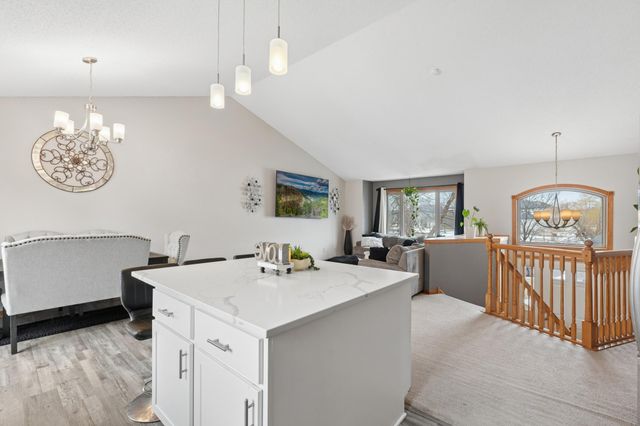 10780 Sailor Way, Woodbury, MN 55129