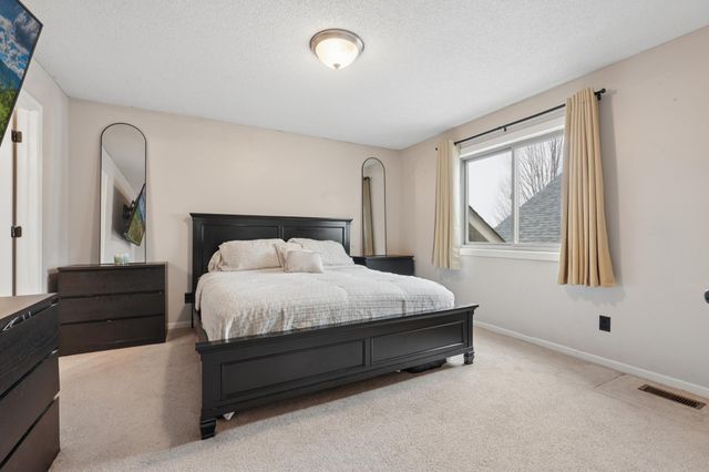 10780 Sailor Way, Woodbury, MN 55129