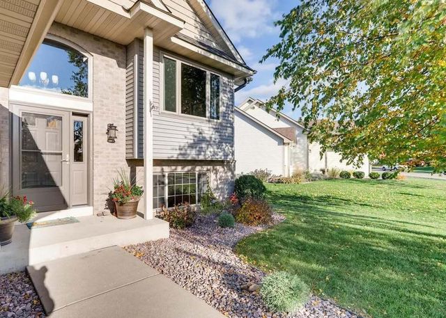 10780 Sailor Way, Woodbury, MN 55129