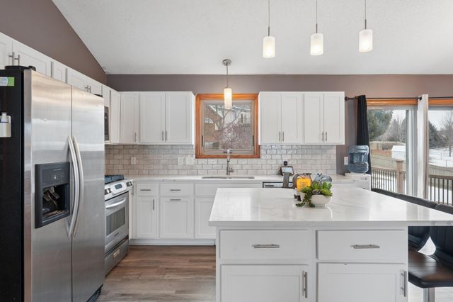 10780 Sailor Way, Woodbury, MN 55129