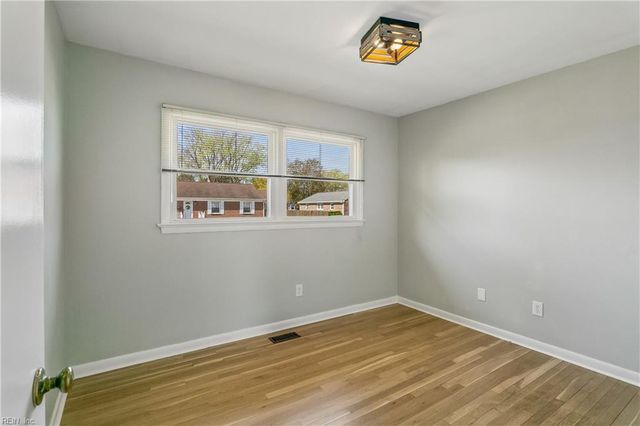 9 Rust ST, Hampton, VA 23664